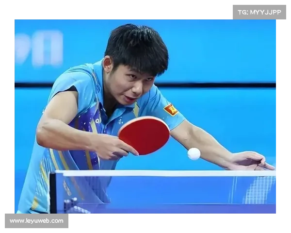 王楚钦球拍事件引发舆论风波 中国球迷联名要求赛事方公开道歉