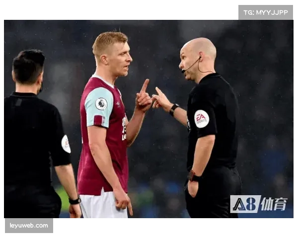 英超推出“防守的艺术”系列纪录片，首集聚焦经典中卫对决